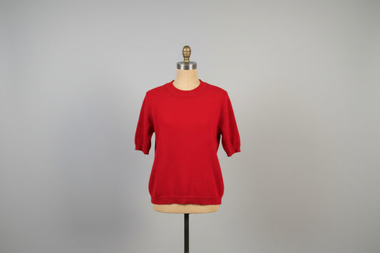 Red sweater, short sleeves