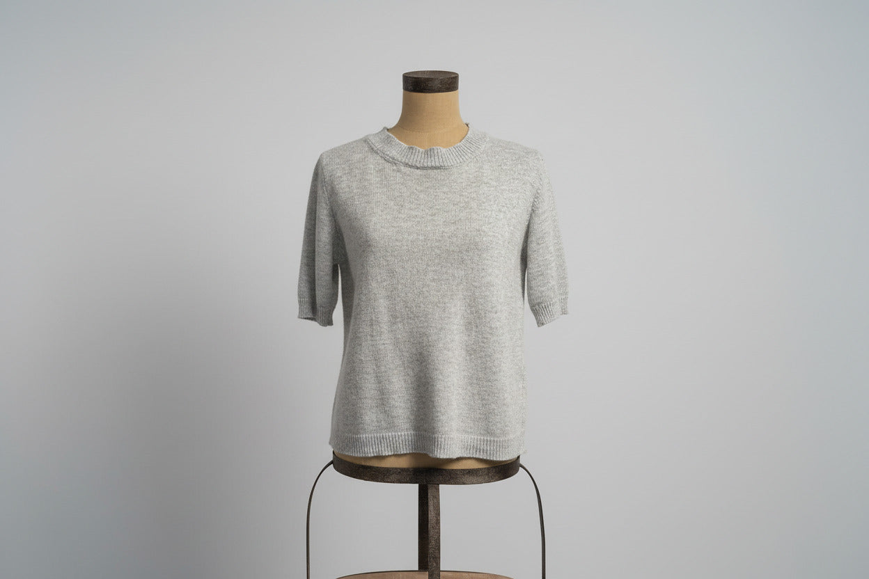 Gray sweater, short sleeves