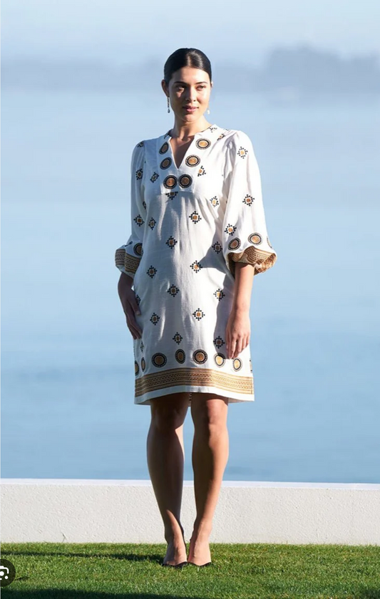 FOIL Well crafted dress
