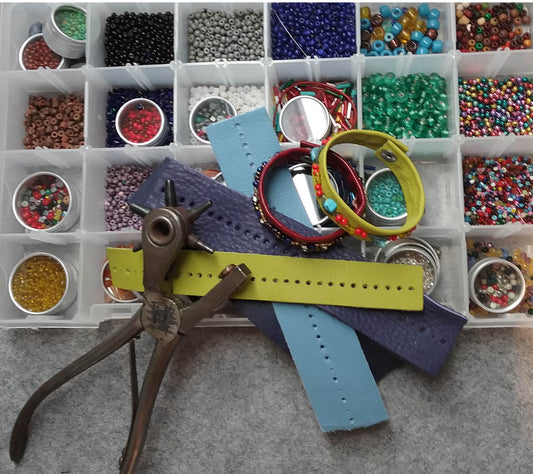 Art Camp Mini - Leather/Bead Bracelet - Turtle Ridge Gallery