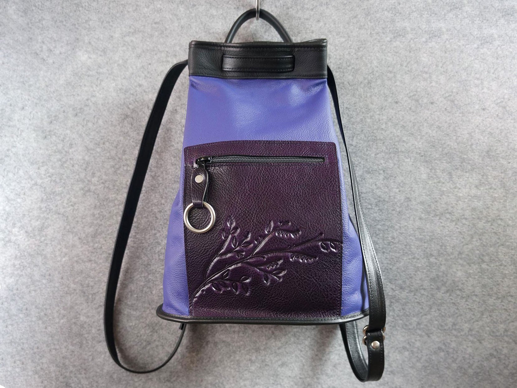 Drawpack with Embossed Pocket - Turtle Ridge Gallery