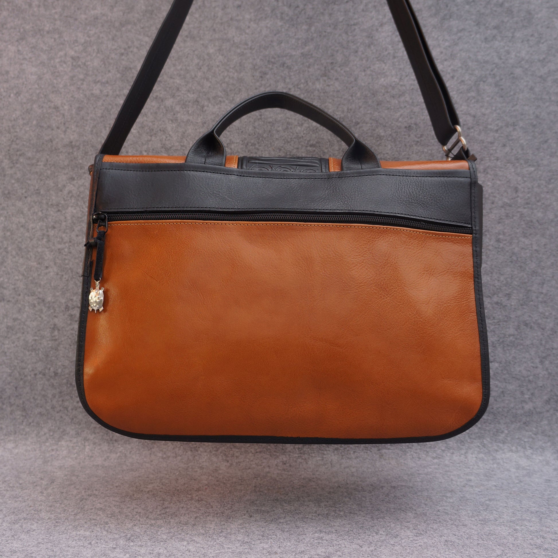 Chester bag Briefcase - italian veg tan leather - Turtle Ridge Gallery