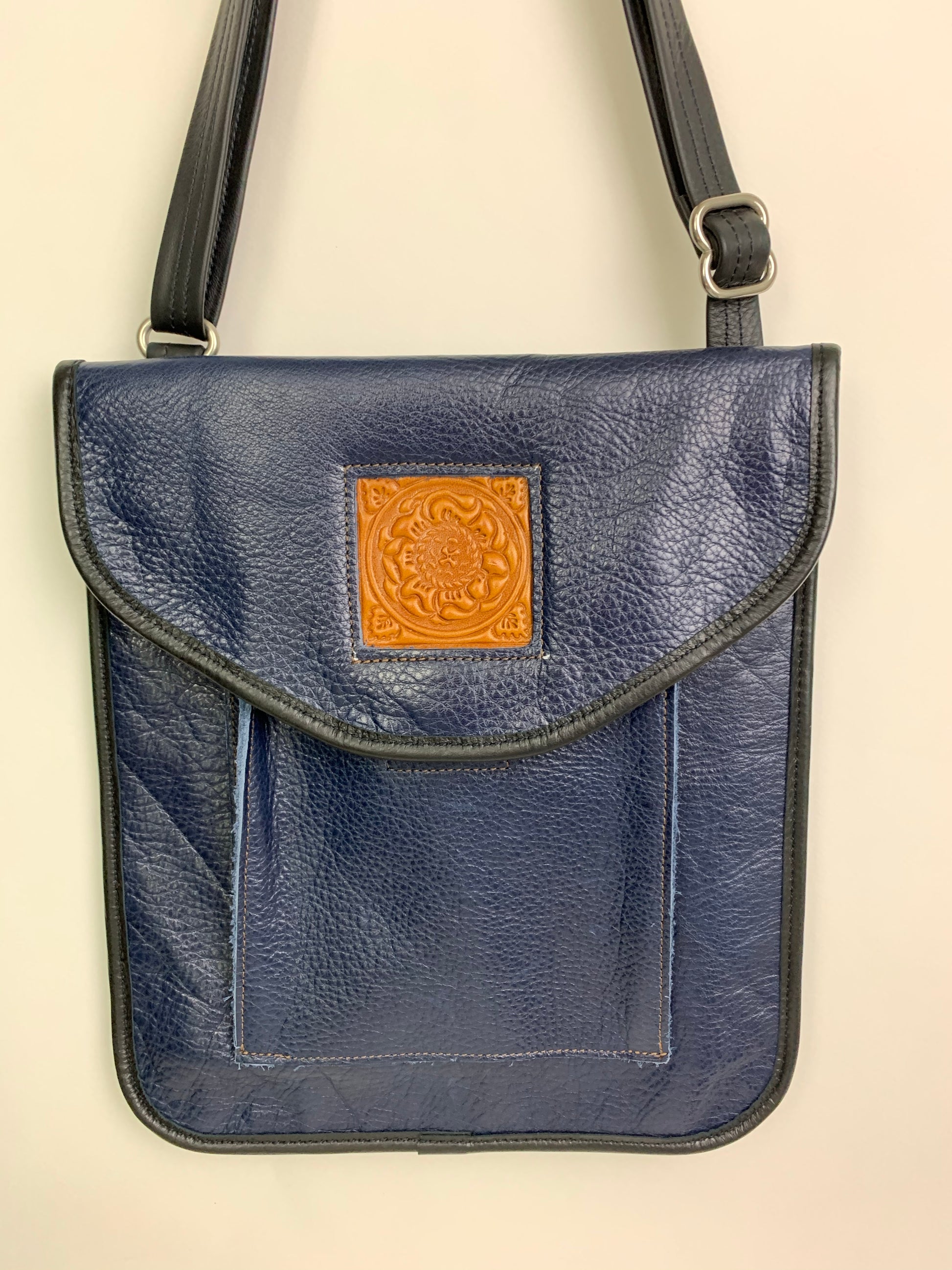 Flat Satchel - Turtle Ridge Gallery